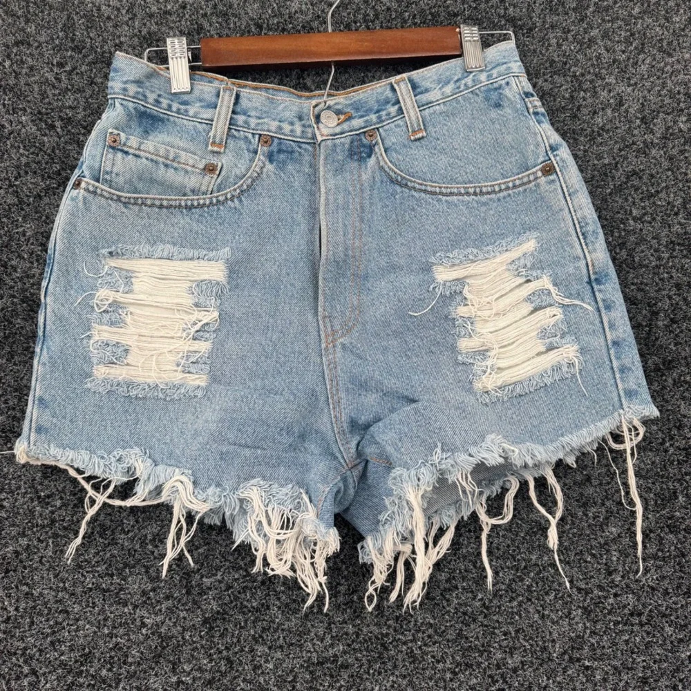 Levis 550 Distressed Denim Shorts Light Wash Frayed Cut Offs W38 L